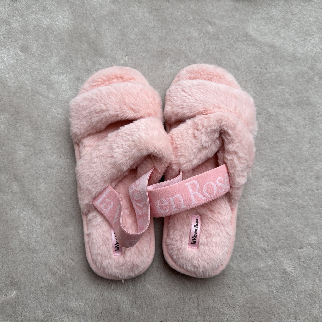 La Vie En Rose Pink Faux Fur Slippers